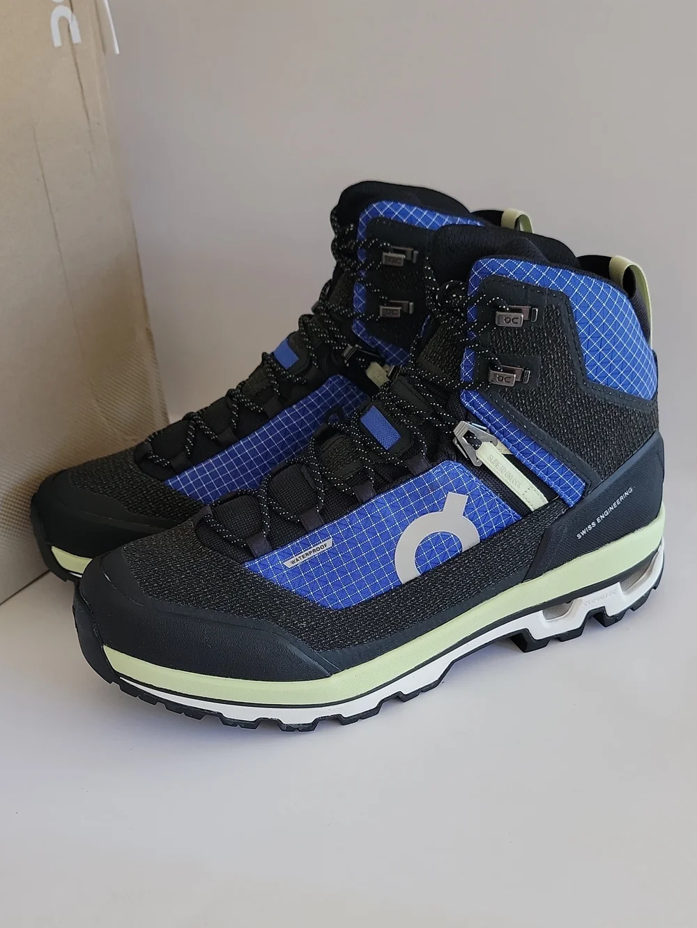 On Cloudalpine Waterproof Women's Hiking Boots US 10 Cobalt/Limelight